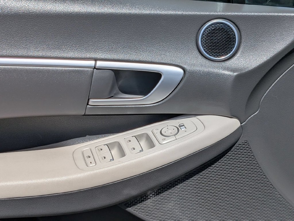 Used 2025 Hyundai Sonata SEL FWD image 13