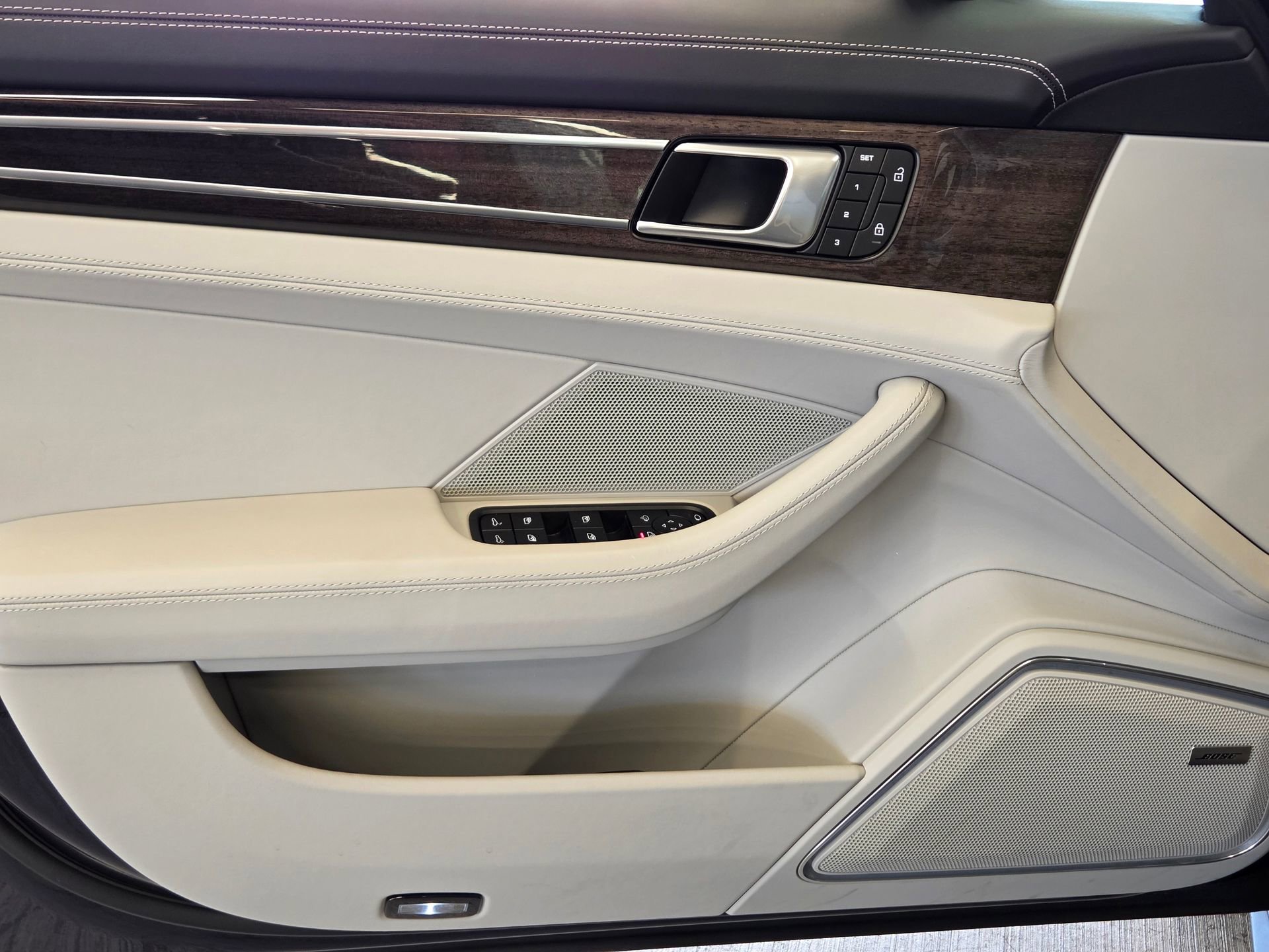 Certified 2023 Porsche Panamera 4 Platinum Edition image 14