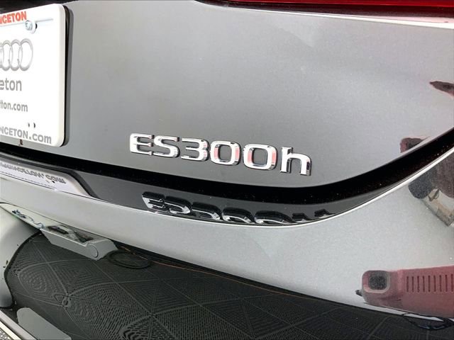Used 2025 Lexus ES 300h F Sport w/ Technology Package FWD image 18