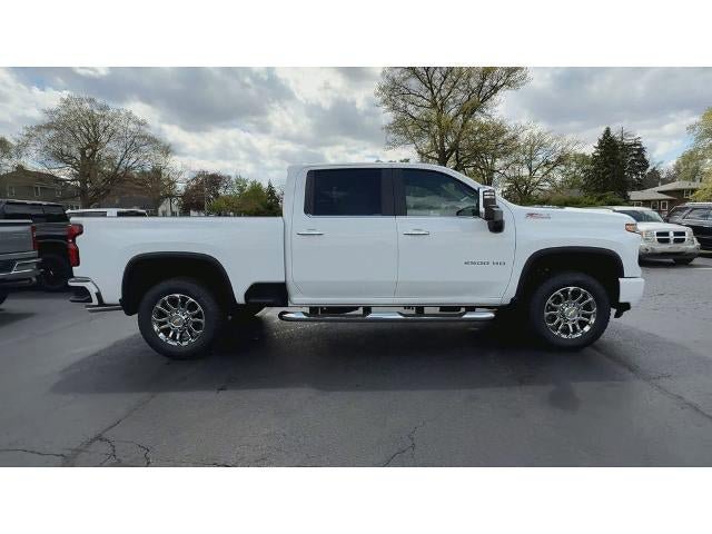 New 2026 Chevrolet Silverado 2500 LT w/ Z71 Chrome Sport Edition AWD/4WD image 9