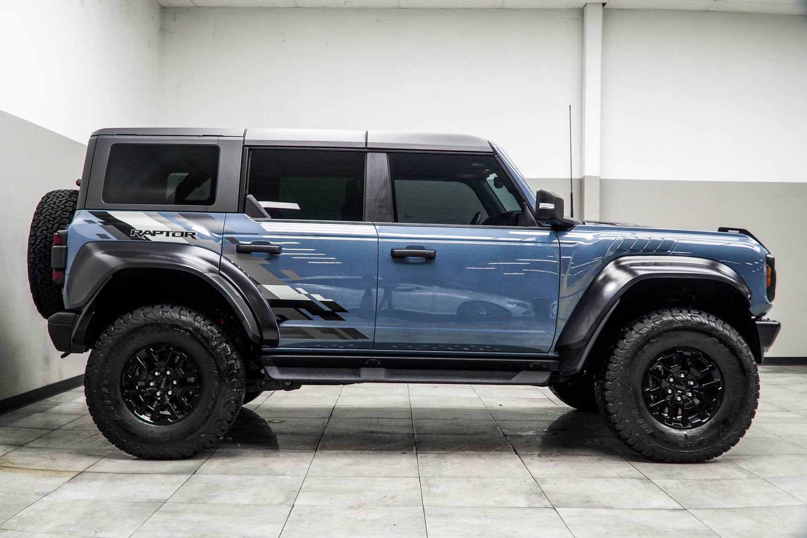 Used 2023 Ford Bronco Raptor image 6