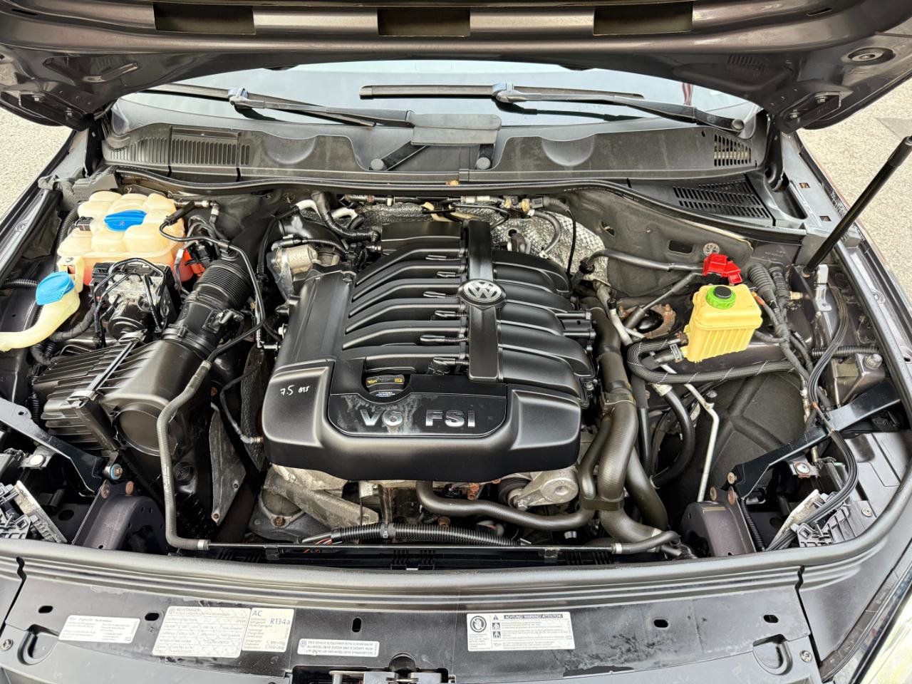 Used 2012 Volkswagen Touareg VR6 image 77