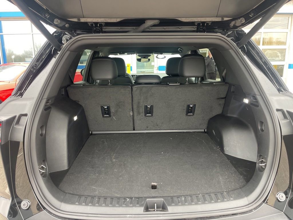 Used 2025 Chevrolet Equinox LT w/ Convenience Package II image 8