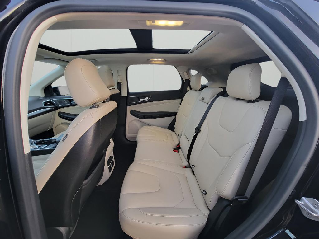 Used 2020 Ford Edge Titanium image 30
