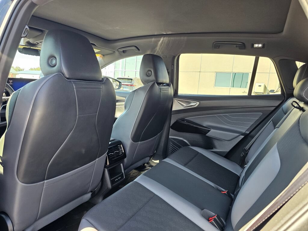 Used 2023 Volkswagen ID.4 S RWD image 13