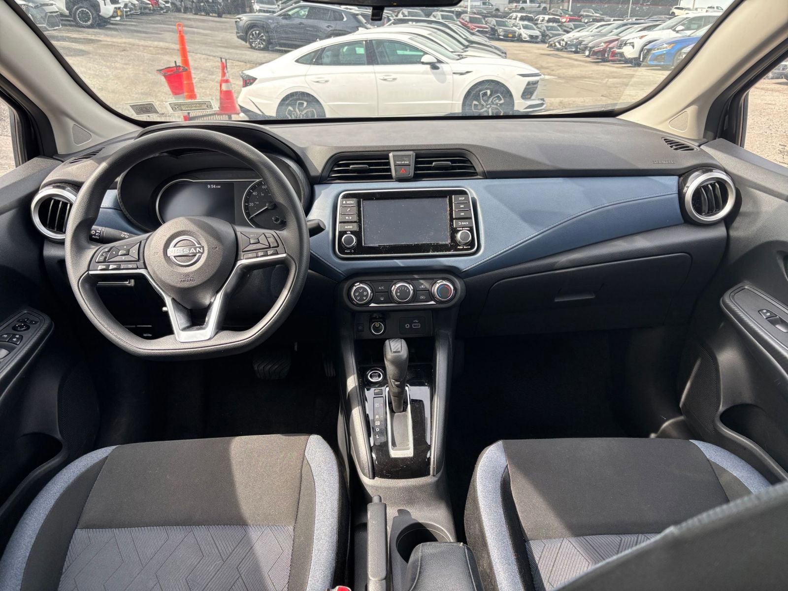 Used 2025 Nissan Versa SV FWD image 28