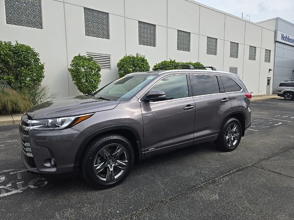 Used 2017 Toyota Highlander Limited Platinum AWD/4WD image 2