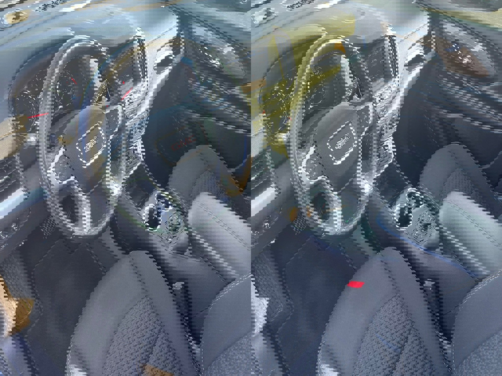 Used 2021 GMC Terrain SLE w/ Driver Convenience Package image 15