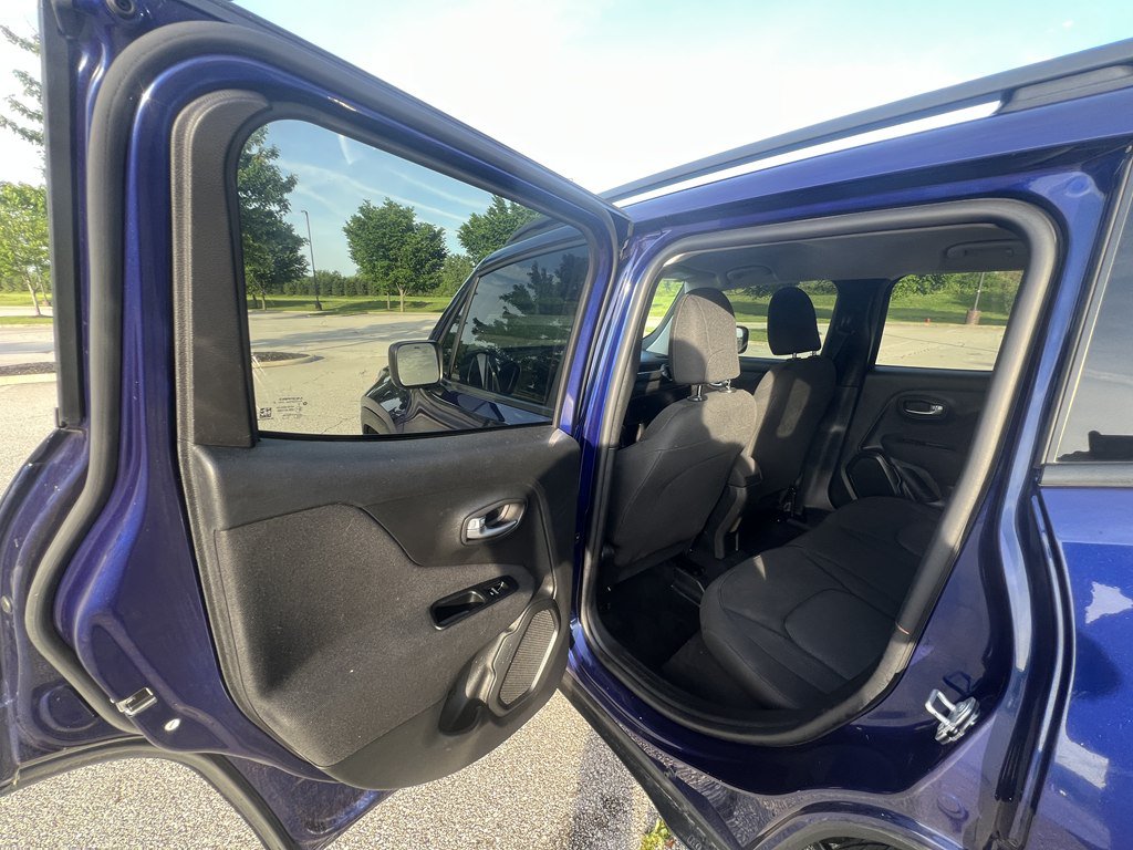 Used 2019 Jeep Renegade Sport w/ Sport Appearance Group AWD/4WD image 14