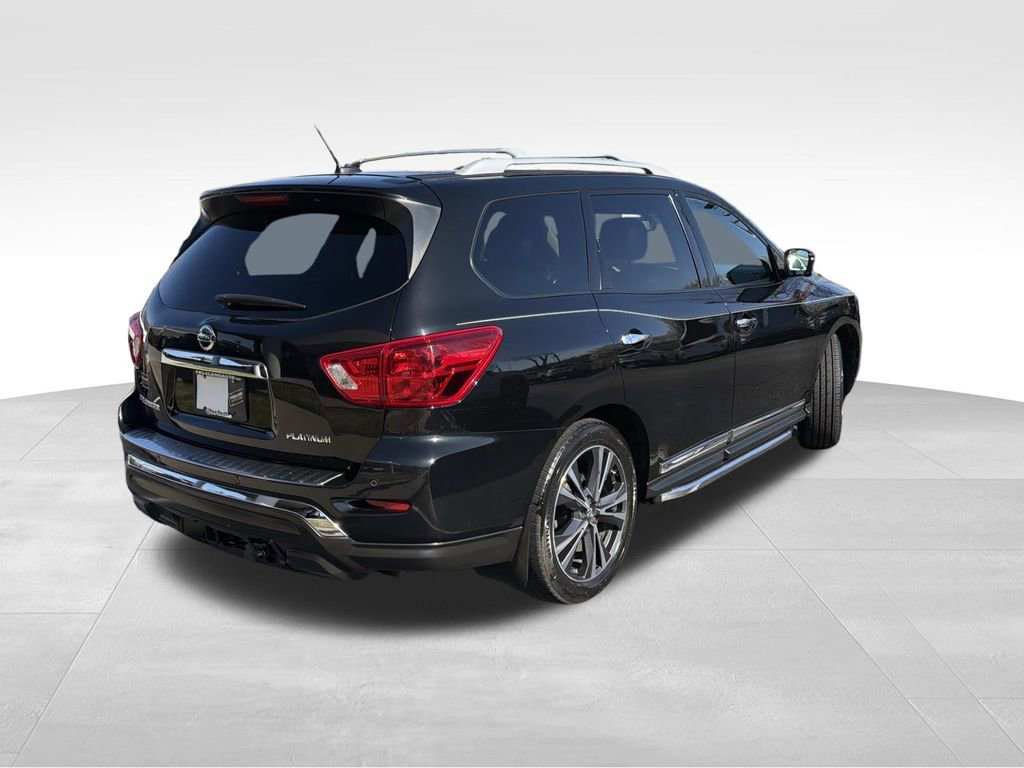Used 2017 Nissan Pathfinder Platinum image 3