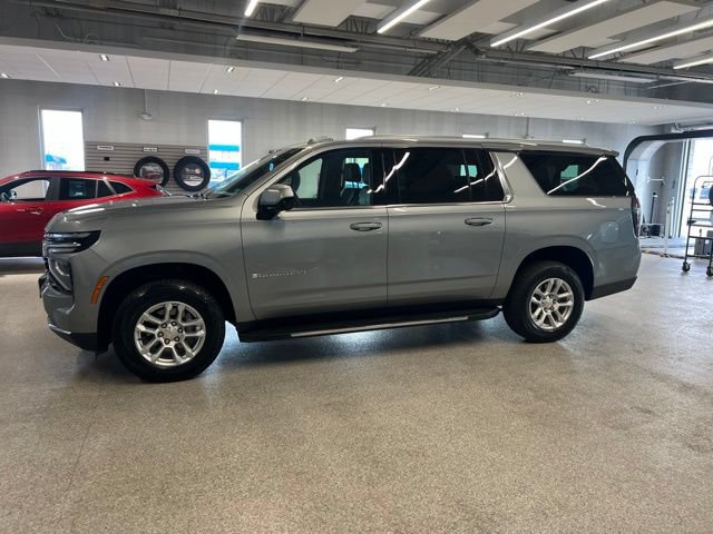 Used 2025 Chevrolet Suburban LT AWD/4WD image 11