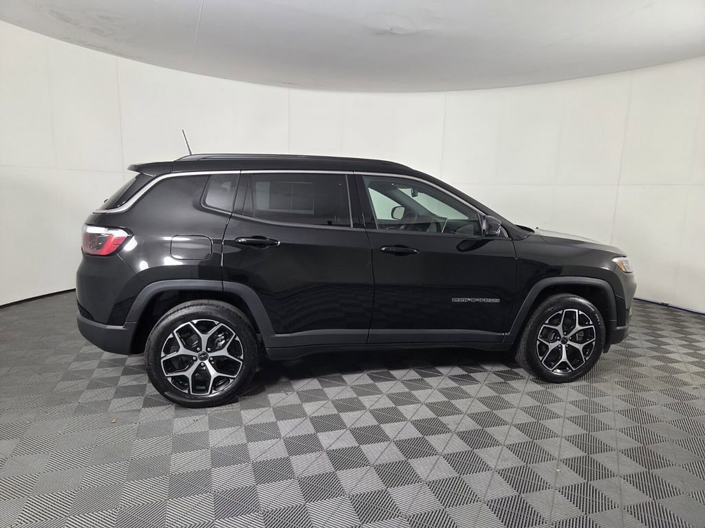 Certified 2025 Jeep Compass Limited image 6