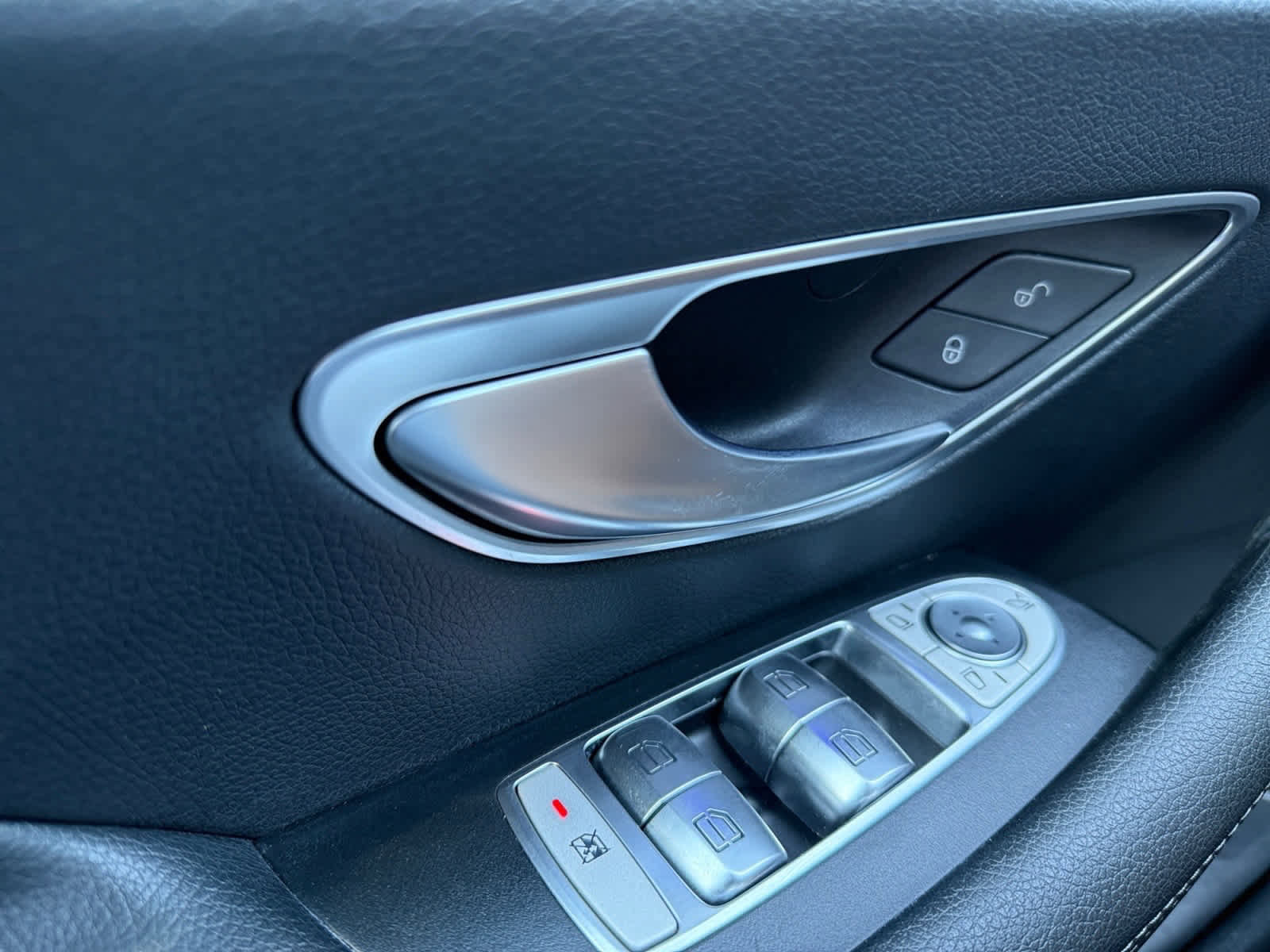 Used 2019 Mercedes-Benz E 450 4MATIC Cabriolet w/ Premium 1 Package image 28