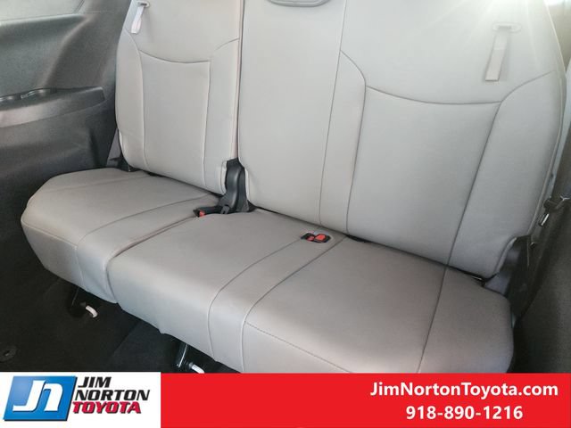 Used 2026 Toyota Sienna XLE FWD image 30
