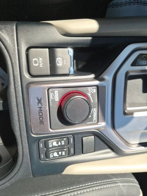 Used 2022 Subaru Forester Premium AWD/4WD image 25