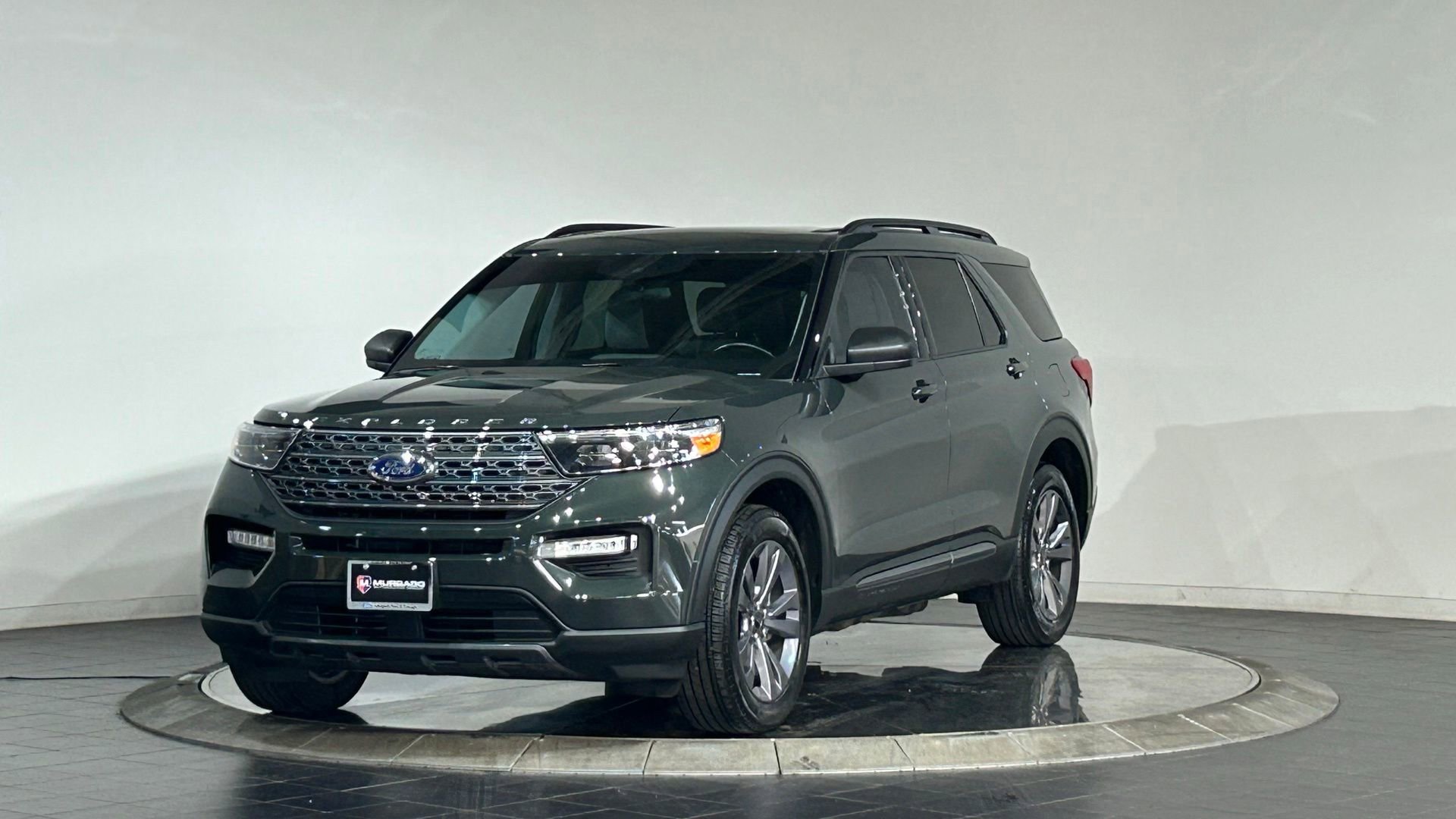 Used 2021 Ford Explorer XLT w/ Equipment Group 202A AWD/4WD image 5