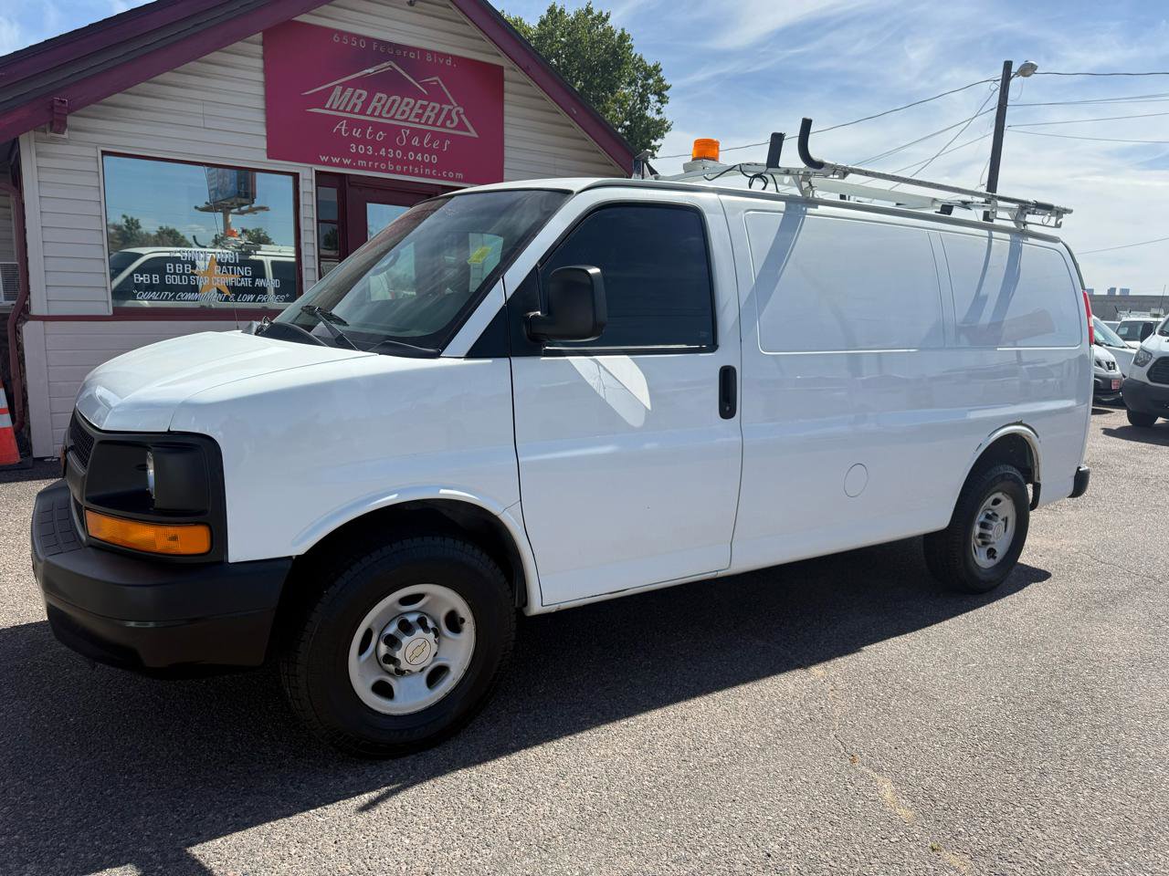 Used 2010 Chevrolet Express 2500 RWD image 4