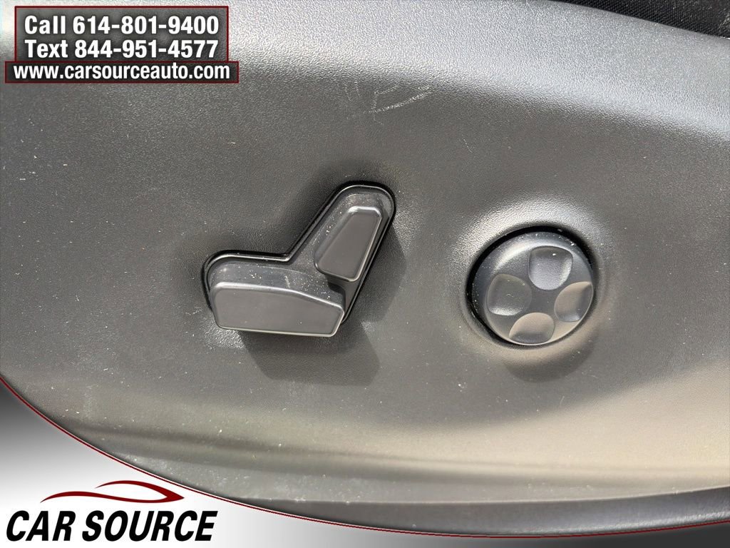 Used 2024 Chrysler Pacifica Touring-L FWD image 16