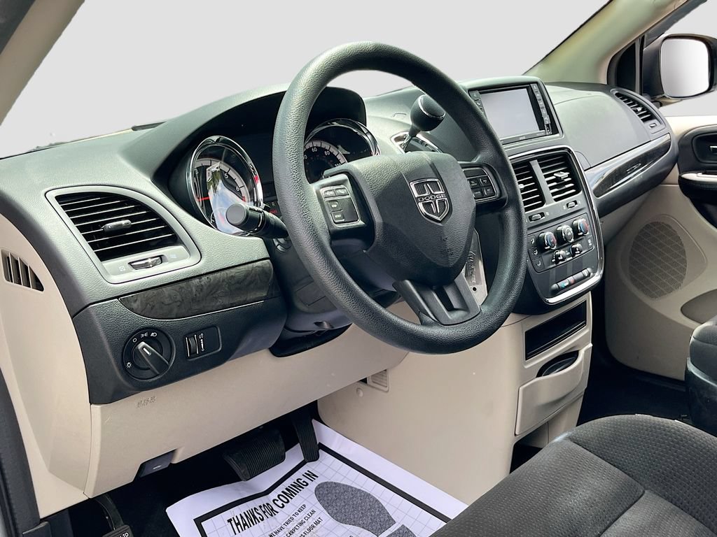 Certified 2018 Dodge Grand Caravan SE w/ UConnect Hands-Free Group FWD image 9