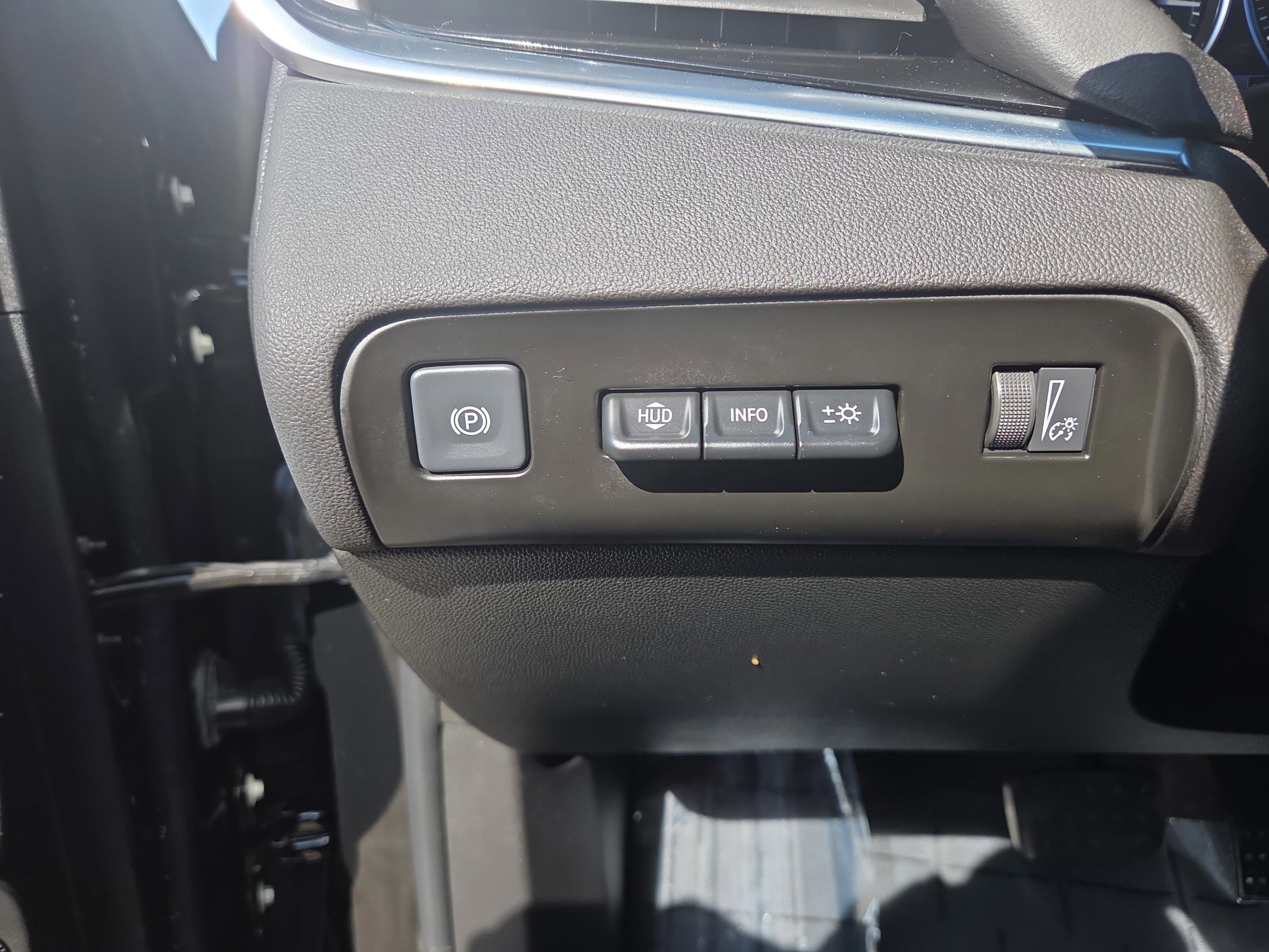 Used 2022 Buick Enclave Avenir w/ Avenir Technology Package image 25