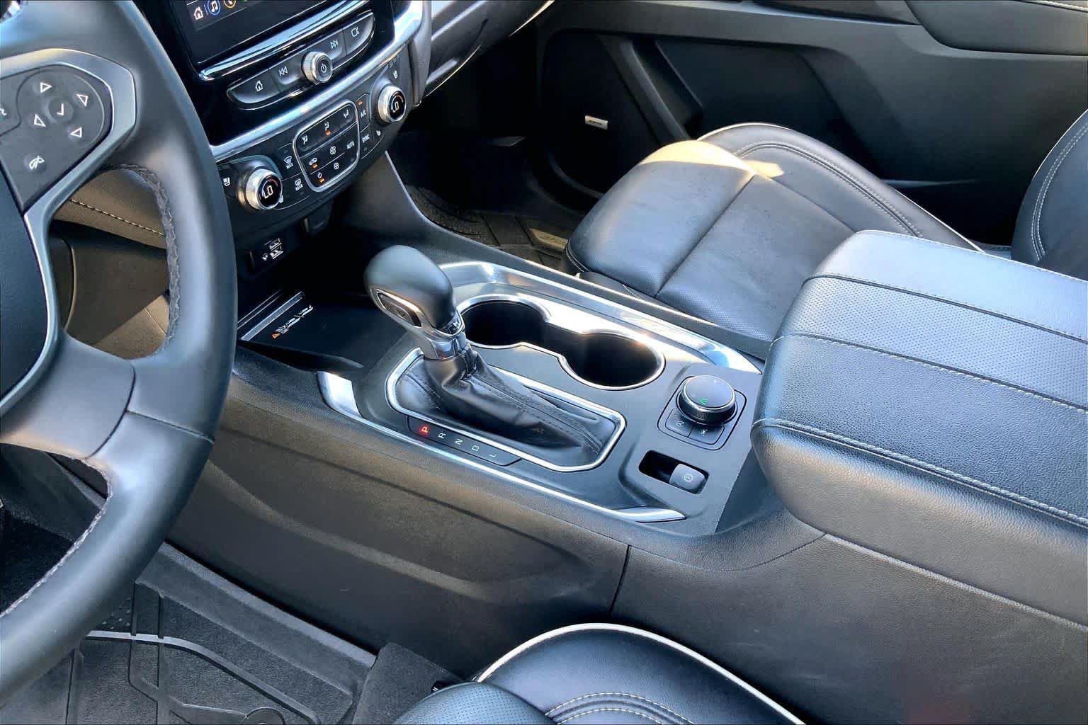 Used 2023 Chevrolet Traverse Premier w/ Redline Edition FWD image 17