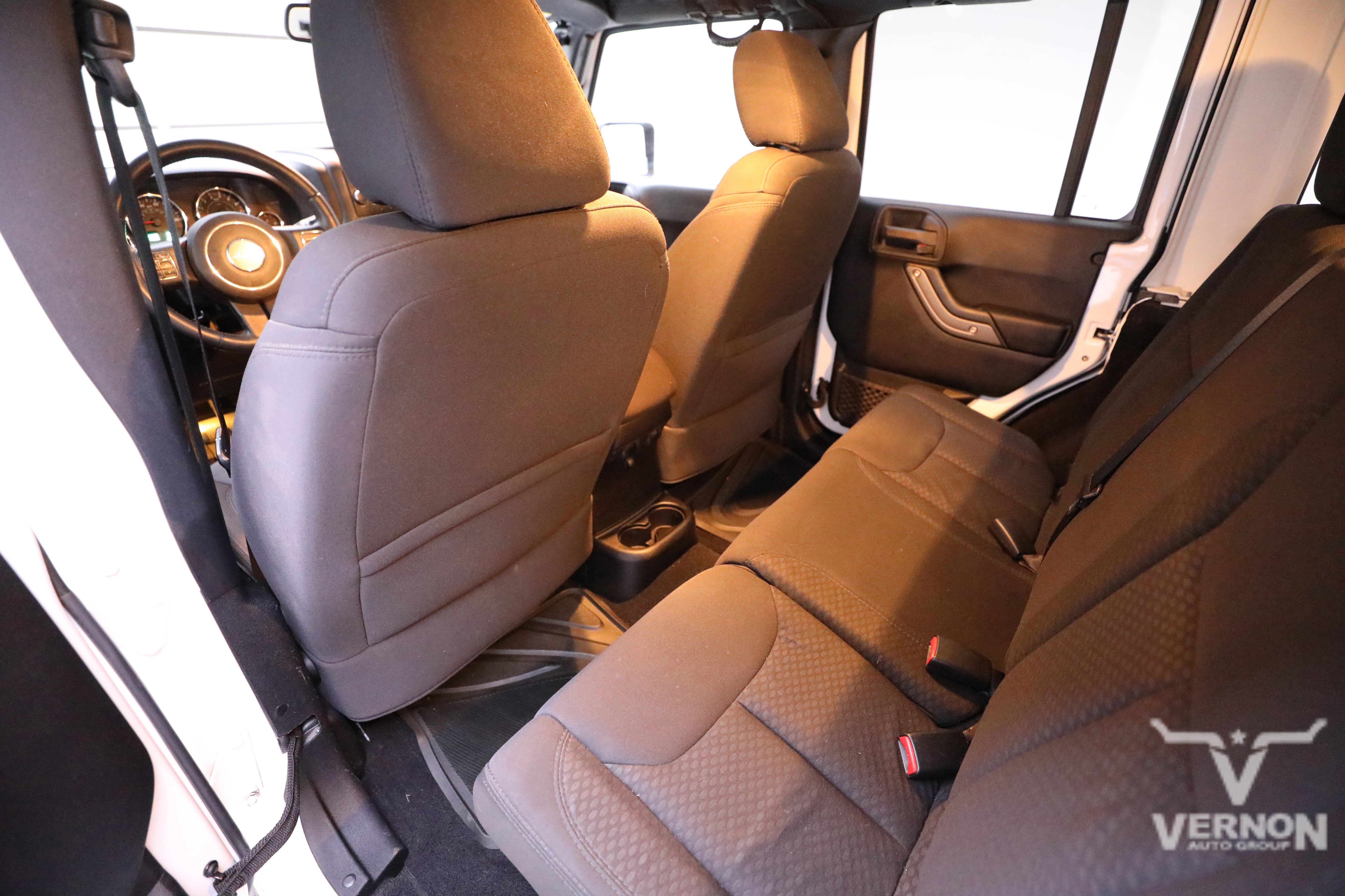 Used 2013 Jeep Wrangler Unlimited Sport image 9