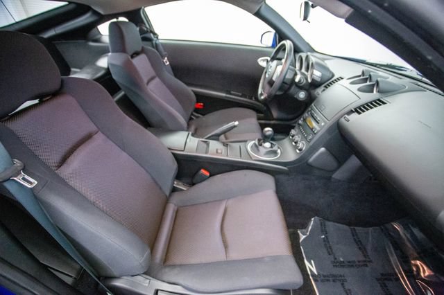 Used 2005 Nissan 350Z Coupe w/ (N93) Cargo Convenience Pkg RWD image 20