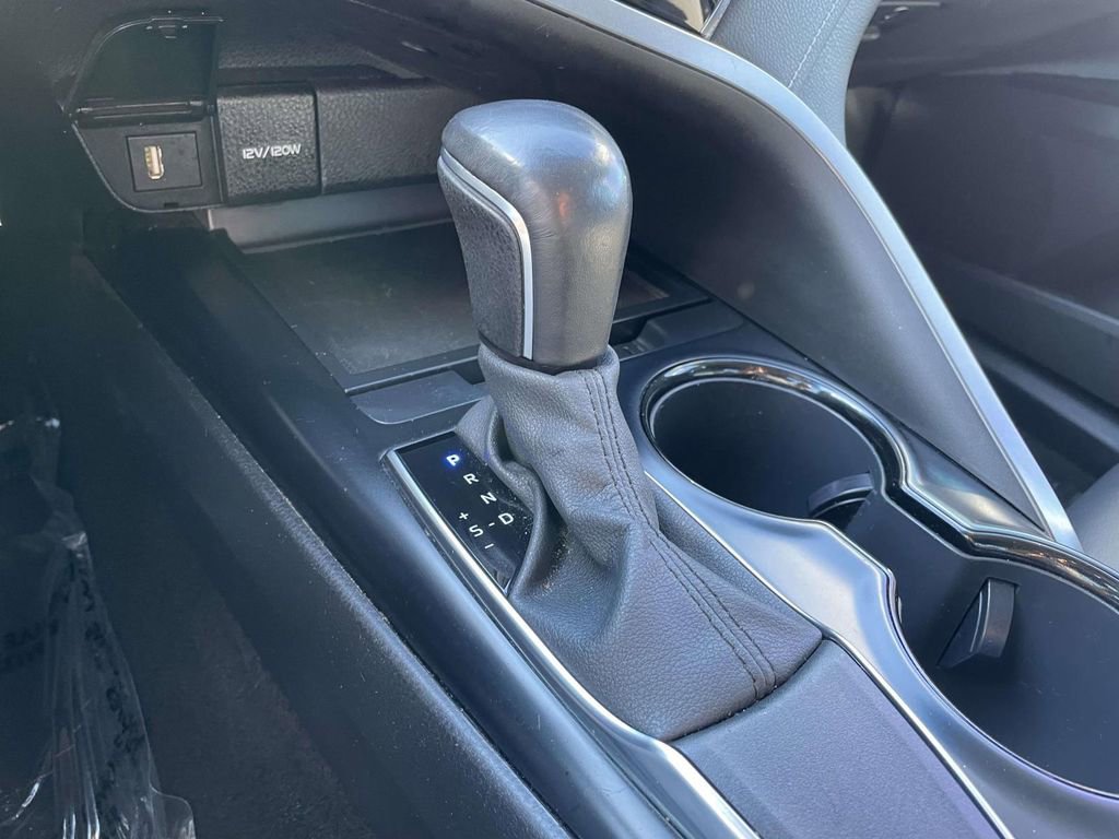 Used 2020 Toyota Camry SE image 41