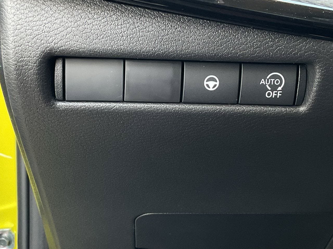 New 2026 Nissan Kicks SR FWD image 25