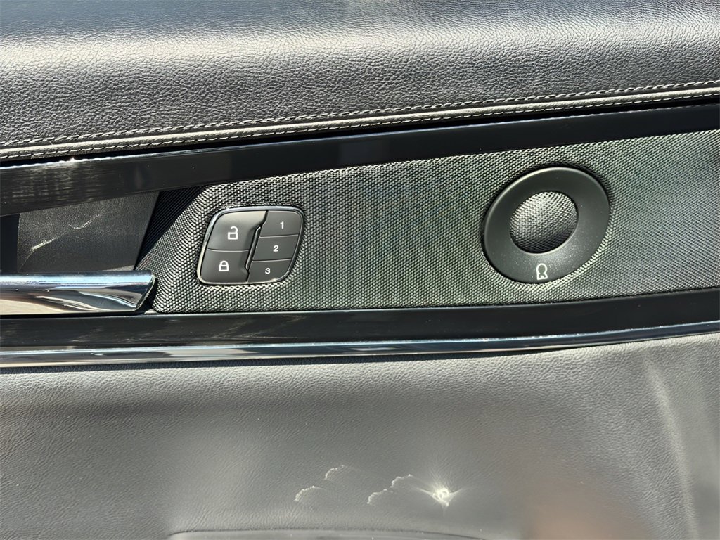 Used 2022 Lincoln Nautilus Reserve w/ Equipment Group 201A image 27