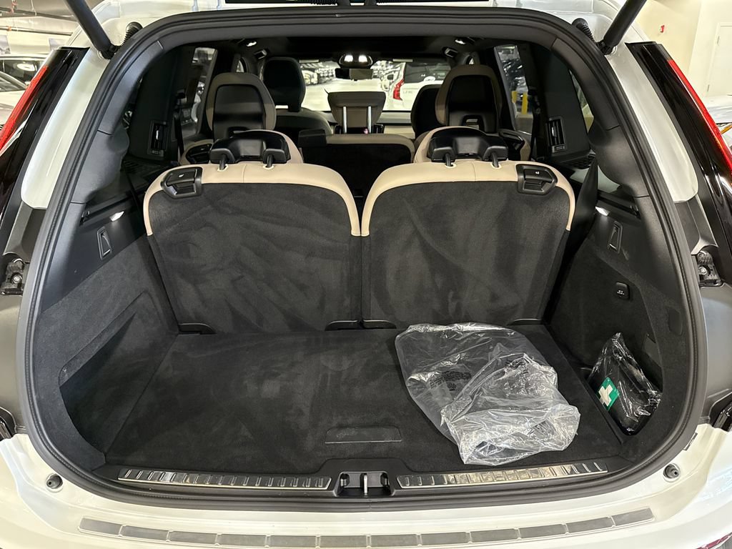 Used 2026 Volvo XC90 B6 Plus w/ Protection Package Premier AWD/4WD image 26