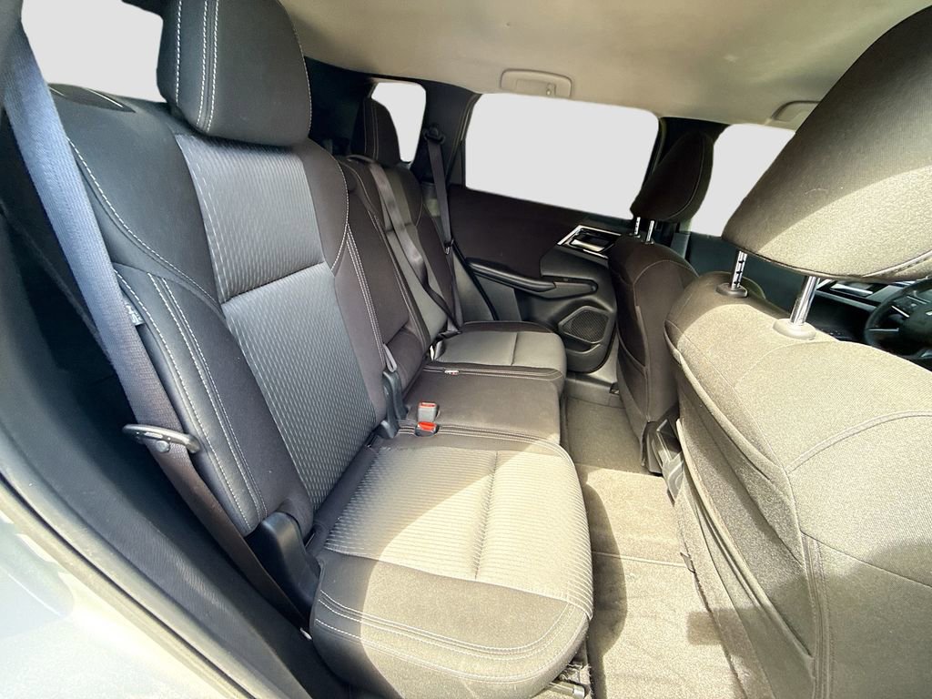 Used 2024 Mitsubishi Outlander ES image 28