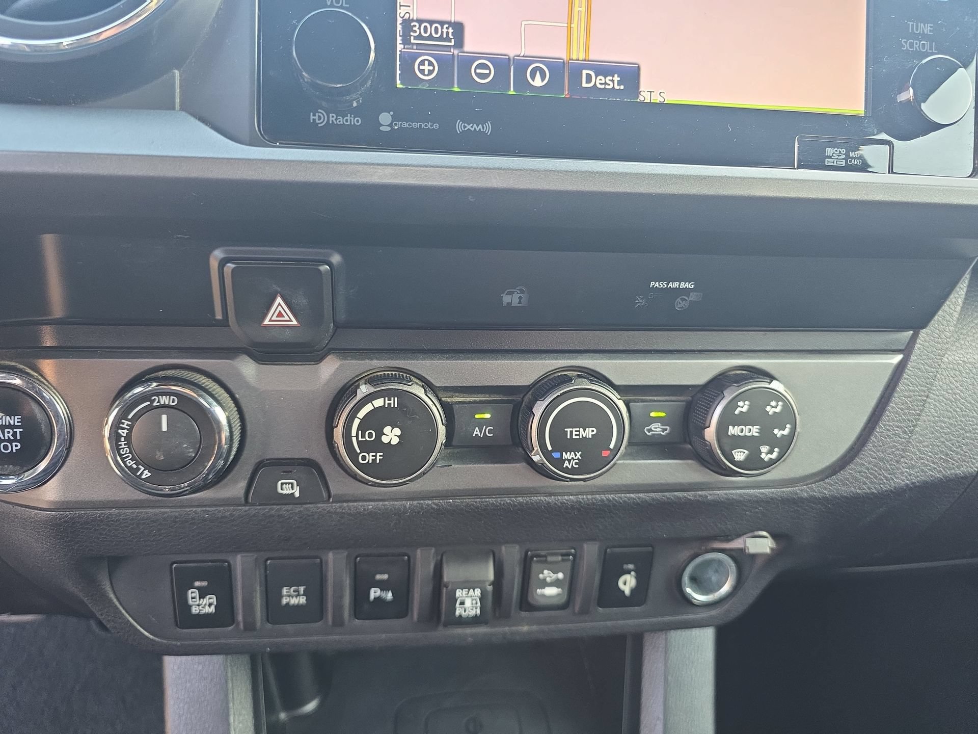 Used 2019 Toyota Tacoma TRD Off-Road w/ Technology Package AWD/4WD image 24
