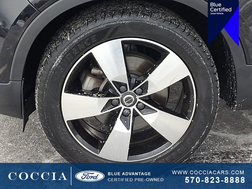 Used 2020 Volvo XC40 T5 Momentum w/ Protection Package Premier image 8