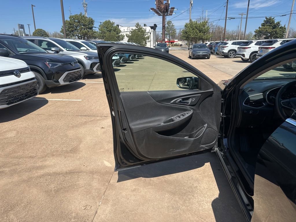 Used 2024 Chevrolet Malibu LT image 12