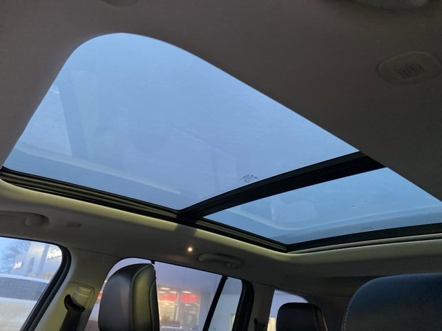 Used 2022 Jeep Grand Cherokee Limited 4xe w/ Luxury Tech Group II image 16