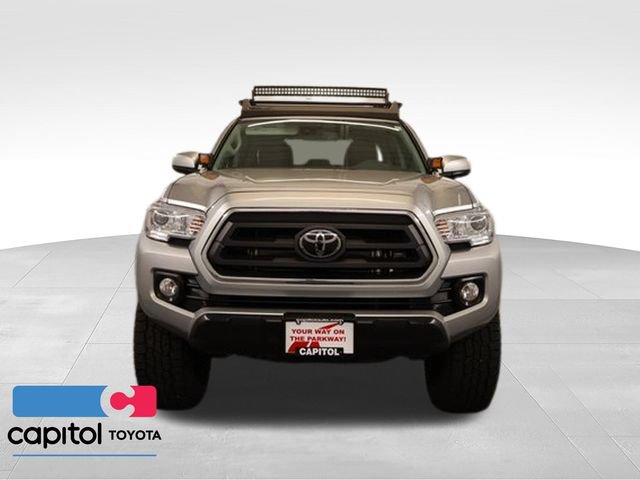 Certified 2022 Toyota Tacoma SR5 AWD/4WD image 7