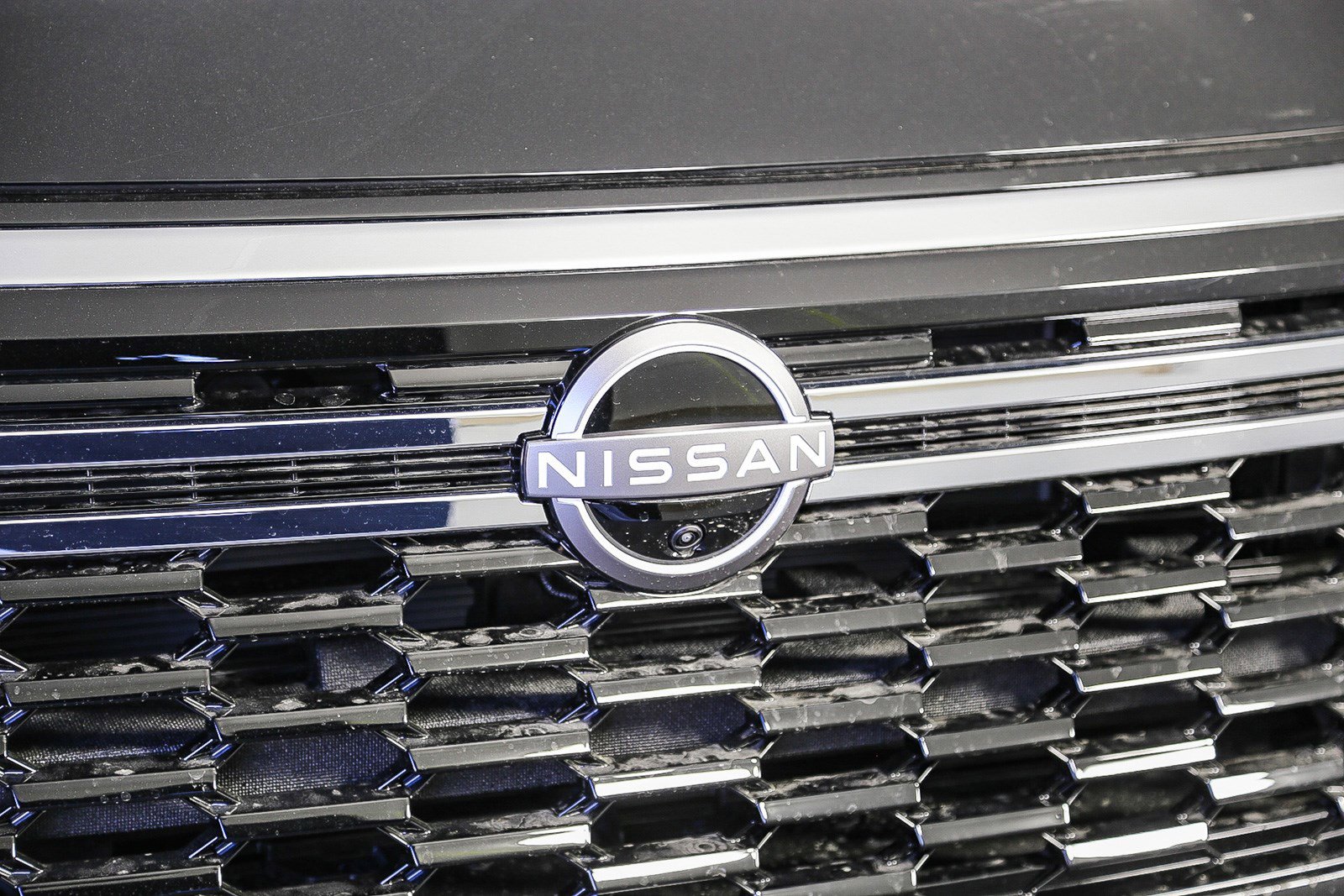 New 2025 Nissan Armada SL w/ Captain's Chari Seat Package image 6