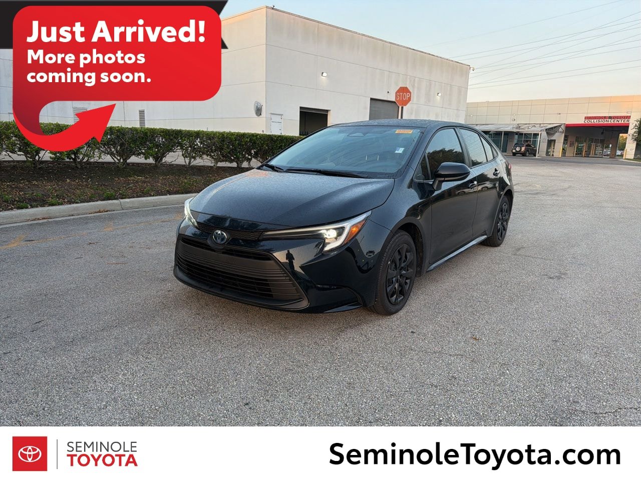 Used 2024 Toyota Corolla LE FWD image 1