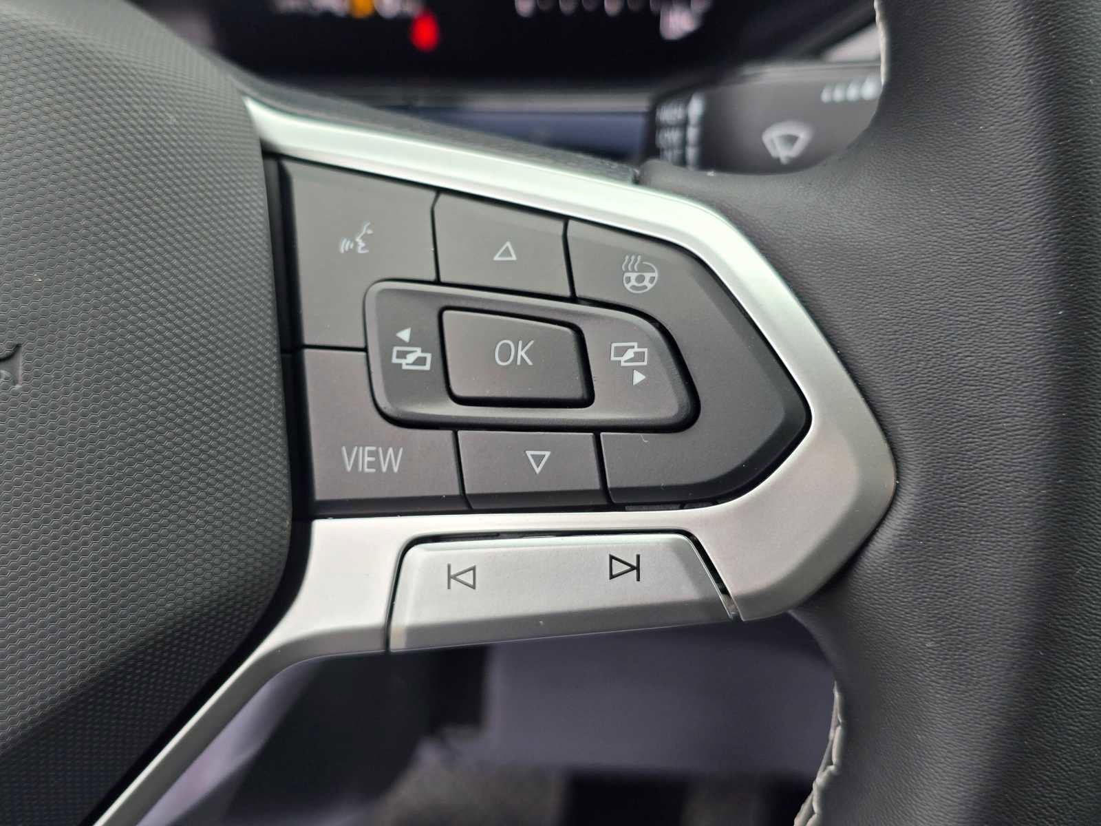 New 2024 Volkswagen Taos SE image 32