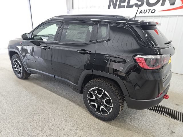 New 2026 Jeep Compass Trailhawk w/ Sun, Sound & Navigation Group AWD/4WD image 9