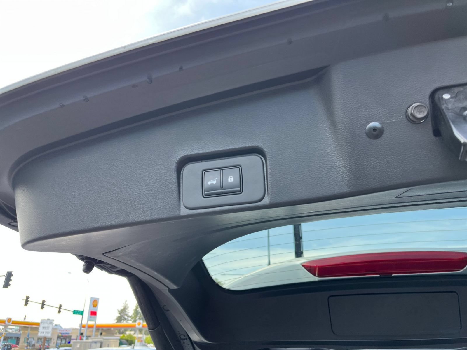 Used 2025 Nissan Rogue SV FWD image 23