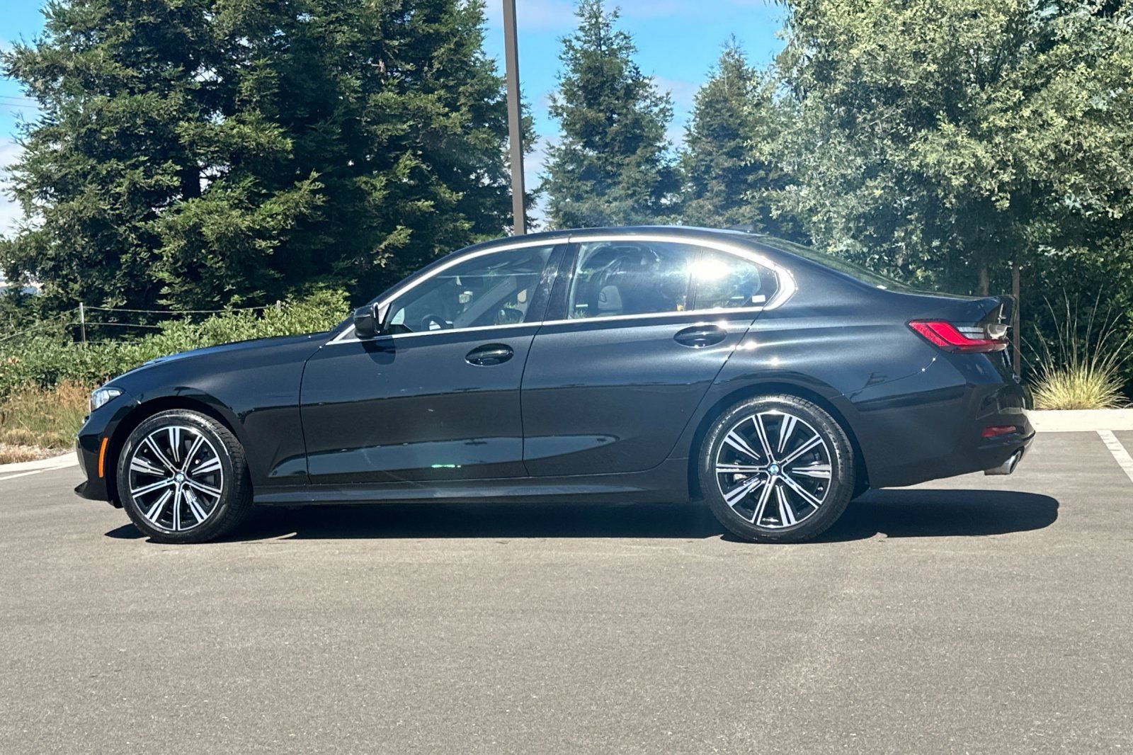 Used 2025 BMW 330i xDrive Sedan AWD/4WD image 7