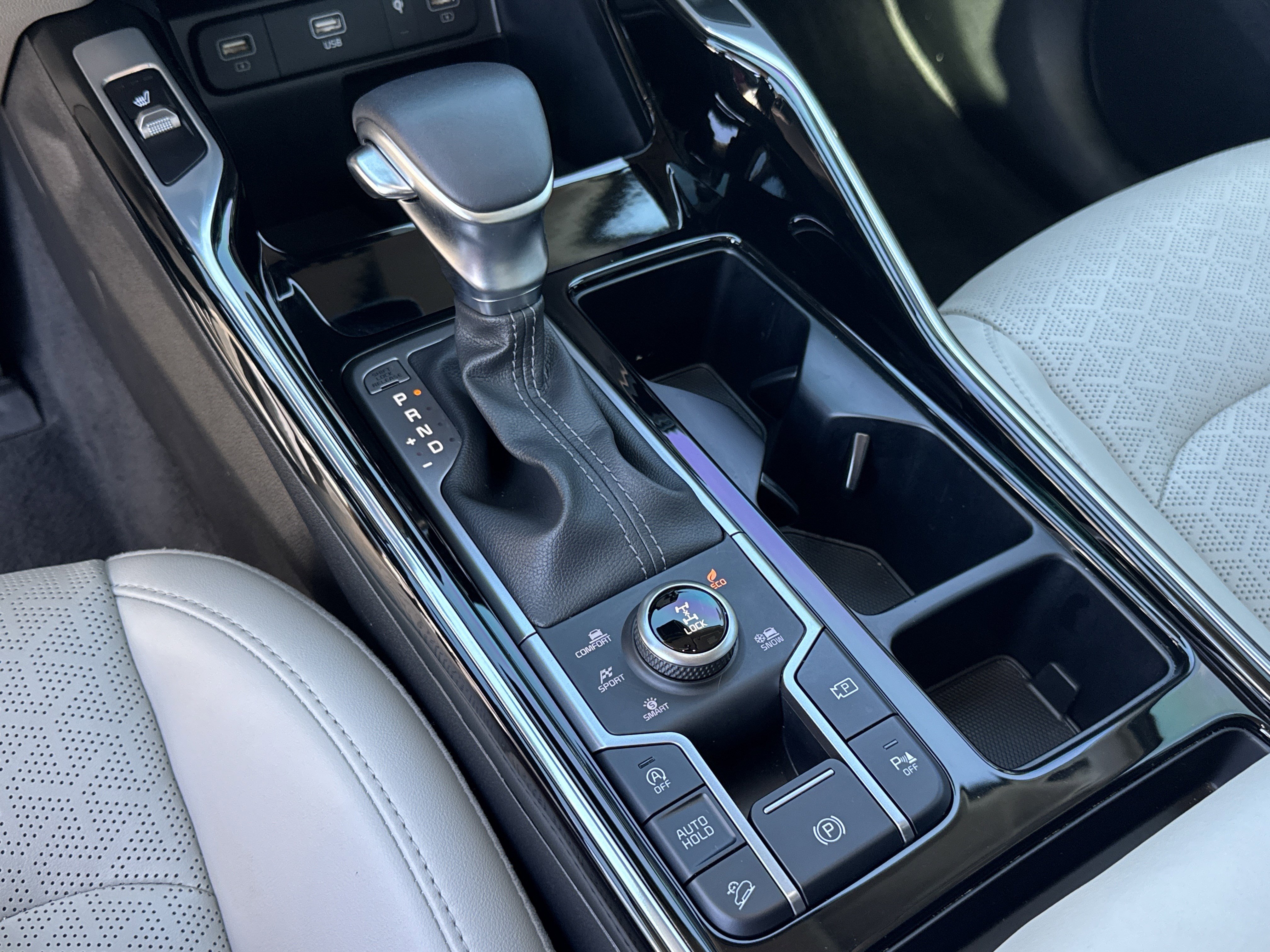 Used 2023 Kia Sorento SX image 37