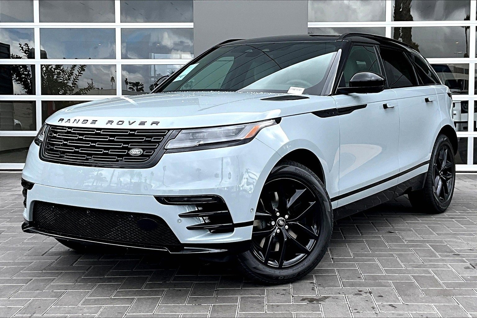 New 2026 Land Rover Range Rover Velar Dynamic SE