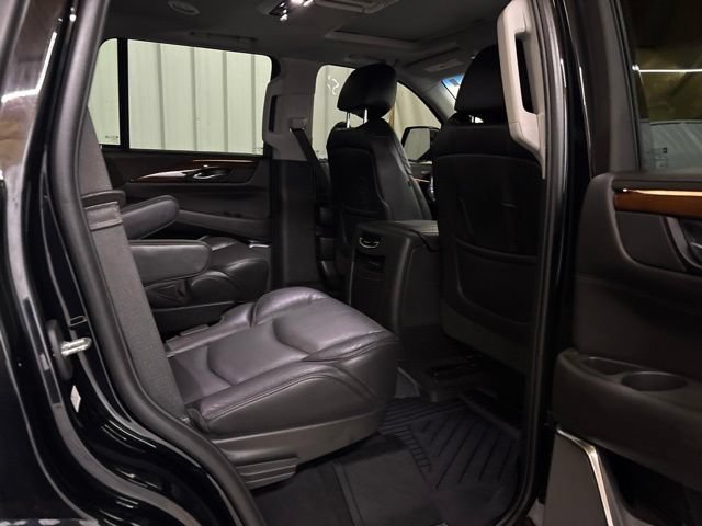Used 2019 Cadillac Escalade Premium Luxury AWD/4WD image 20