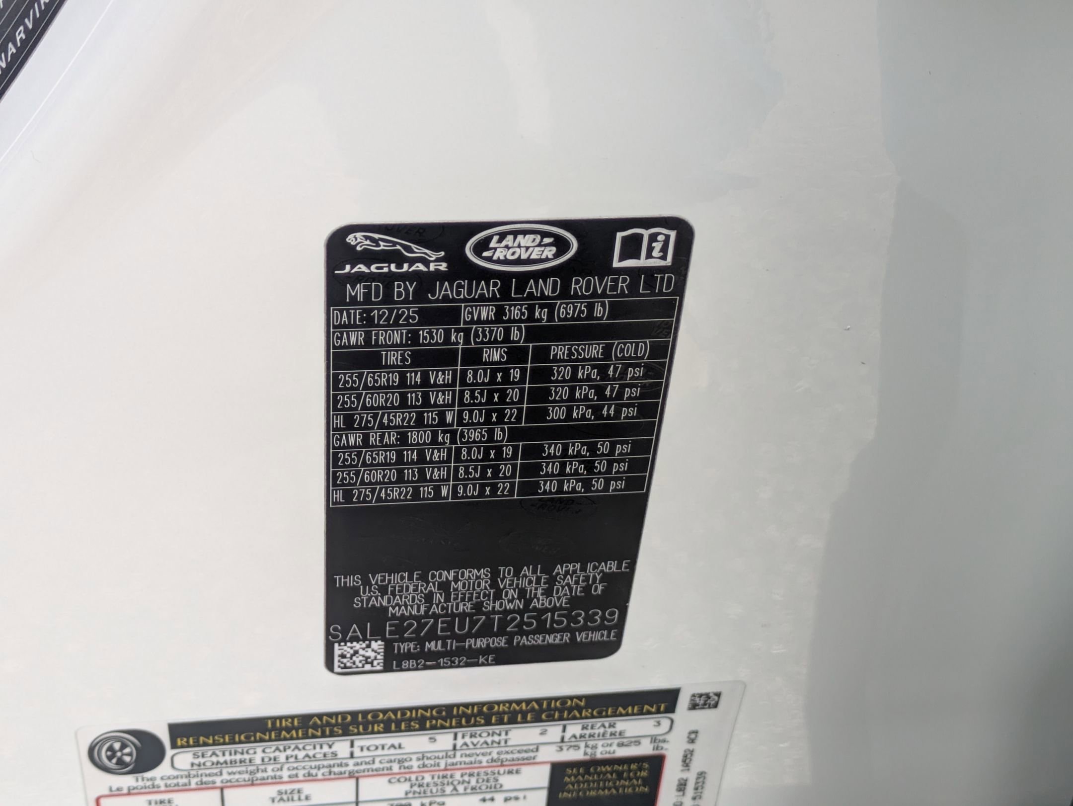 New 2026 Land Rover Defender 110 X-Dynamic SE image 35