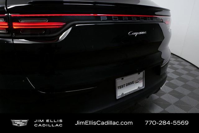 Used 2022 Porsche Cayenne Coupe image 37