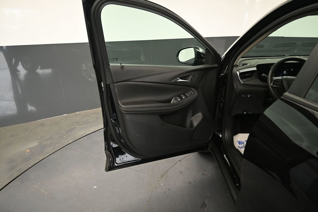 Used 2025 Buick Encore GX Preferred FWD image 22