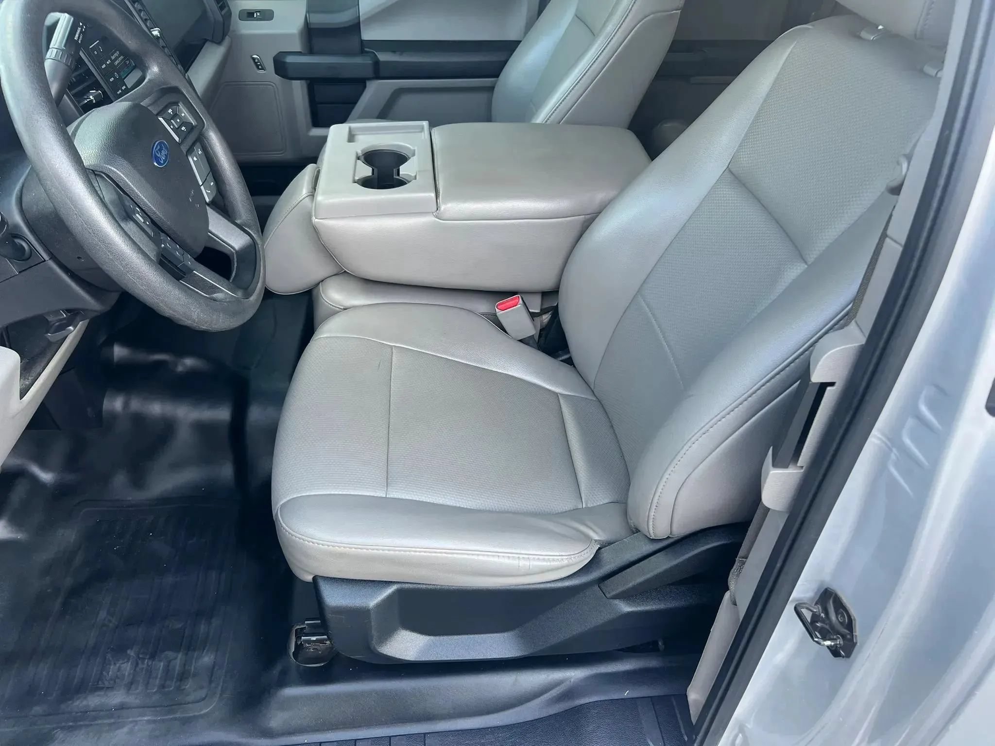 Used 2016 Ford F150 XL w/ Equipment Group 101A Mid AWD/4WD image 9